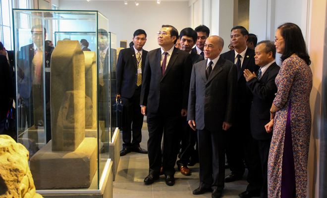 Quốc vương Norodom Sihamoni bày tỏ mong muốn Bảo tàng Điêu khắc Chăm sẽ ngày một phát triển, lưu giữ và bảo bảo quản tốt các hiện vật, góp phần thắt chặt hơn tình hữu nghị của hai quốc gia Việt Nam – Campuchia.