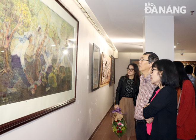 The city’s fine arts sector has gradually affirmed its position in the central region and the country as local painters and sculptors have won numerous prestigious prizes at municipal, regional and national exhibitions.