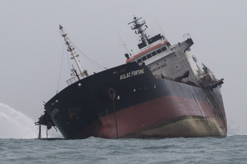 Vụ cháy tàu dầu Việt Nam ở Hong Kong diễn ra như thế nào?