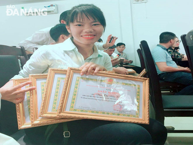Hứa Thị Kim Chung- nữ sinh ba năm liên tục đạt danh hiệu Sinh viên 5 tốt cấp ĐH Đà Nẵng. Ảnh: T.L