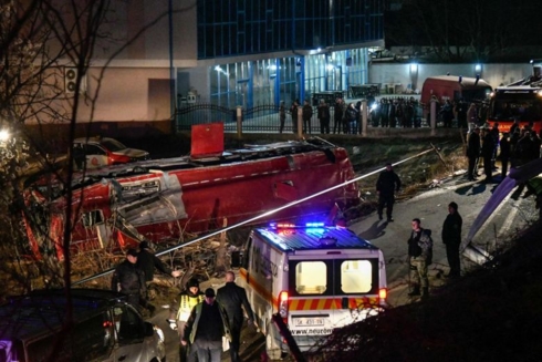 Bắc Macedonia: Xe buýt lao xuống vực khiến 13 người chết