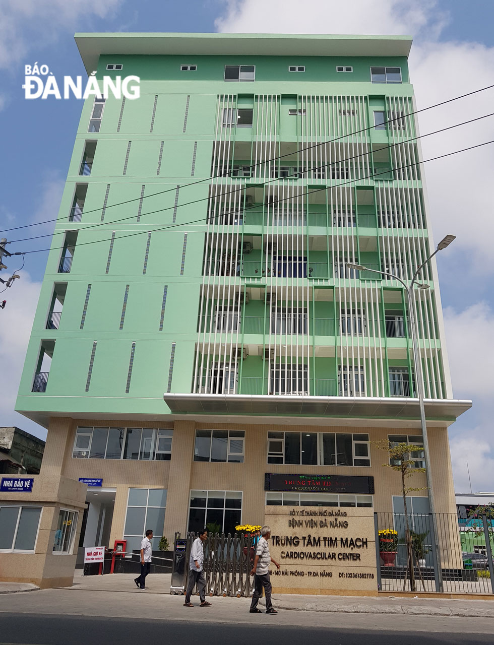 Trung tâm Tim mạch Bệnh viện Đà Nẵng được xây dựng trên diện tích gần 12.000m2, gồm 9 tầng nổi và 1 tầng hầm 