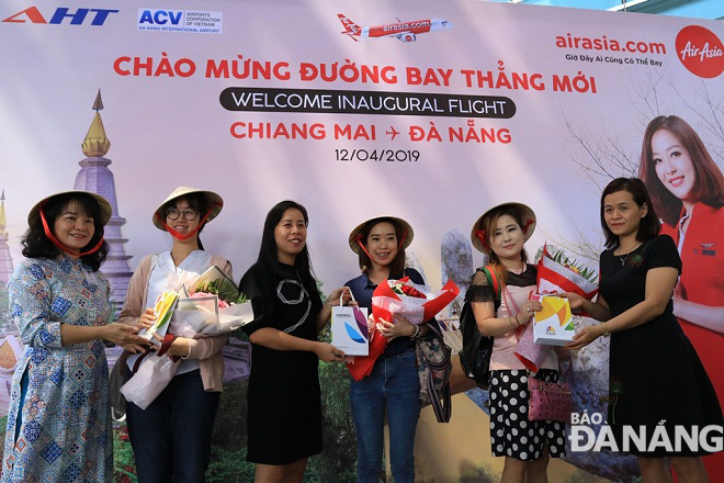 First foreign passengers off the Chiang Mai-Da Nang flight