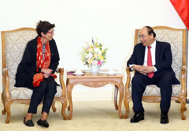 Prime Minister Nguyen Xuan Phuc (R) and Norwegian Ambassador to Viet Nam Grete Lochen (Photo: VNA)
