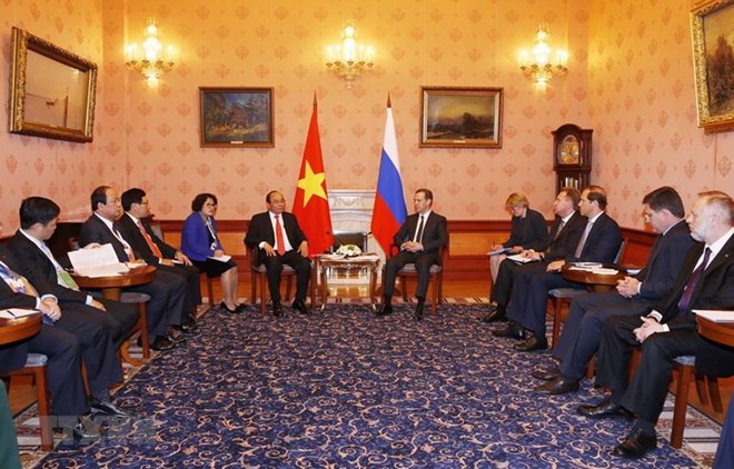 PM Nguyen Xuan Phuc held talks with his Russian counterpart Dmitry Medvedev on May 16, 2016 during the Vietnamese leader's official visit to Russia. (Photo: VNA)