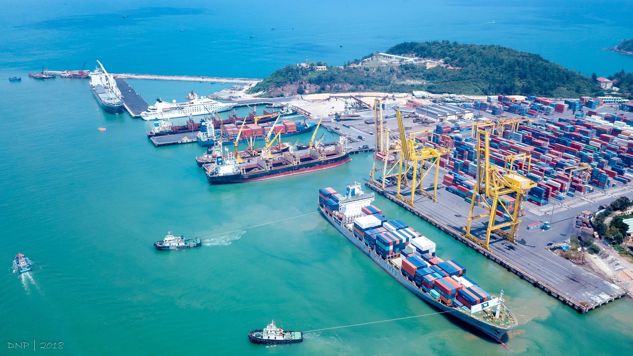 5 tháng, hàng hóa qua cảng Đà Nẵng đạt gần 3,9 triệu tấn