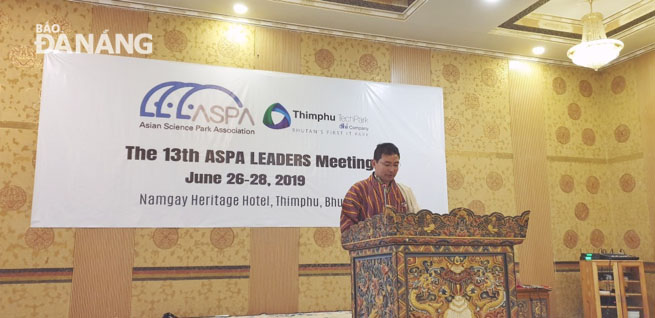 Mr. Phub Gyeltshen, the President of the Bhutan ICT and Training Association (BICTTA) addressing the event