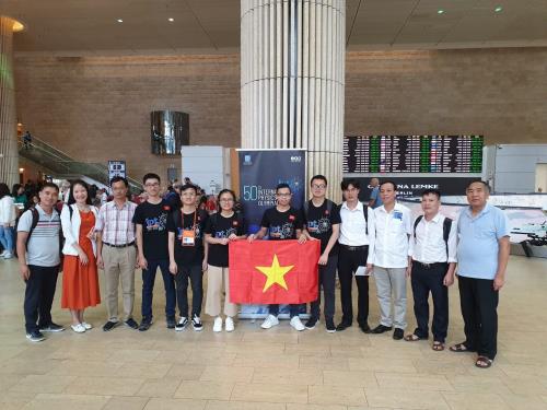 Members of the Vietnamese team at the 50th International Physics Olympiad in Israel. — Photo courtesy of the Ministry of Education and Training Read more at http://vietnamnews.vn/society/522616/viet-nam-wins-three-gold-medals-at-50th-international-physics-olympiad.html#4tuelUTq8OXWeG3H.99