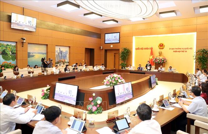Ủy ban Thường vụ Quốc hội chất vấn Phó Thủ tướng và 15 bộ trưởng, trưởng ngành