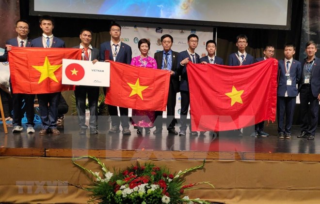 All eight Vietnamese contestants at the 13th International Olympiad on Astronomy and Astrophysics (IOAA) are students from the Hanoi – Amsterdam High School for the Gifted. (Photo: VNA)