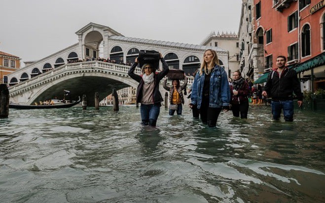 Venice ngập nước. Ảnh: Guardian.