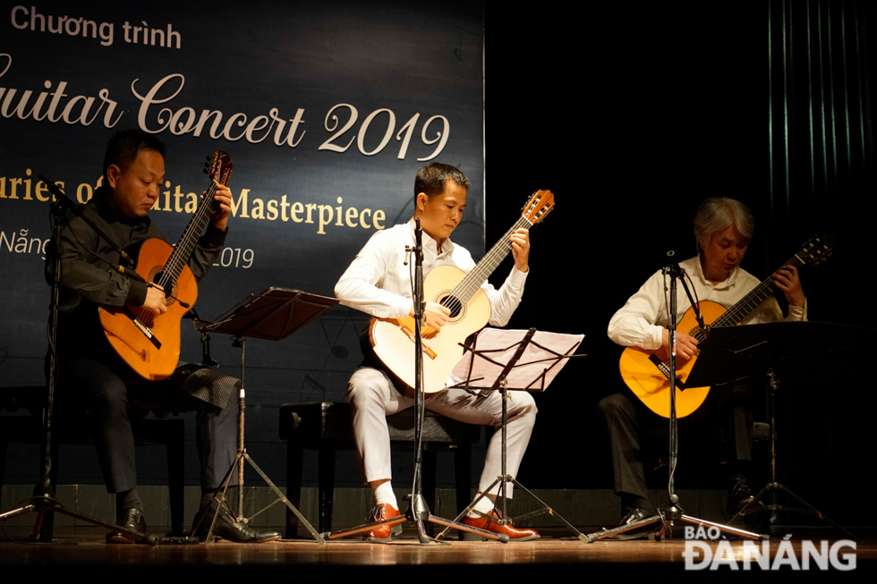  là người kết hợp với Trung tâm Văn hóa – Điện ảnh thành lập ra những buổi hòa nhạc quốc tế hàng năm tại Đà Nẵng mang tên “ Danang Guitar Concert”.