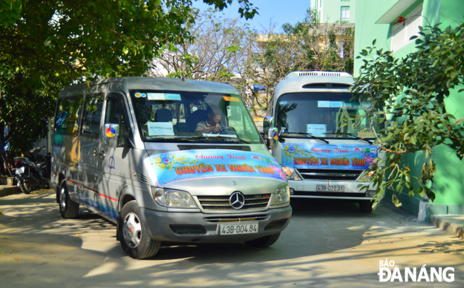 Trong hai ngày 21-1 và 22-1 (tức 27 và 28 tháng Chạp Âm lịch), hơn 200 bệnh nhân ở các tỉnh như Quảng Nam, Quảng Ngãi... được bệnh viện bố trí xe đưa đưa về nhà miễn phí.