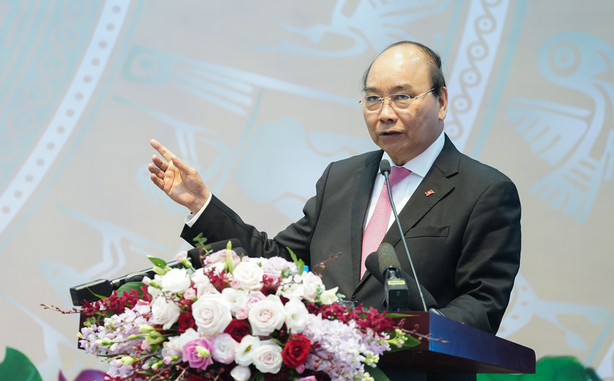 Thủ tướng Nguyễn Xuân Phúc: Tất cả người lao động và những người phụ thuộc cần có lưới an sinh