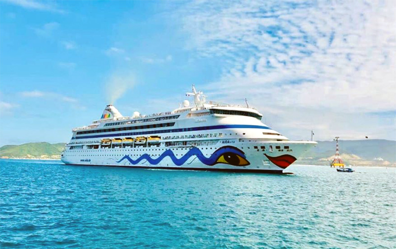 Gần 200 khách châu Âu đến Đà Nẵng bằng đường tàu biển