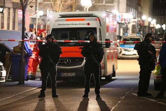 Xả súng kinh hoàng ở Đức, 11 người chết