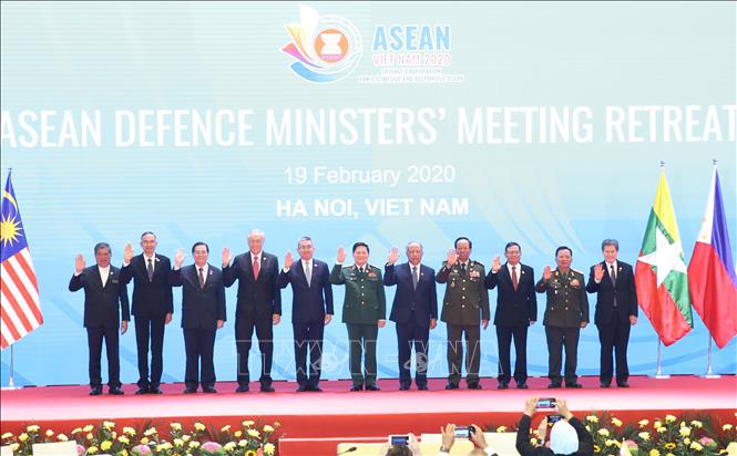  Trưởng đoàn Quốc phòng các nước ASEAN chụp ảnh chung. 