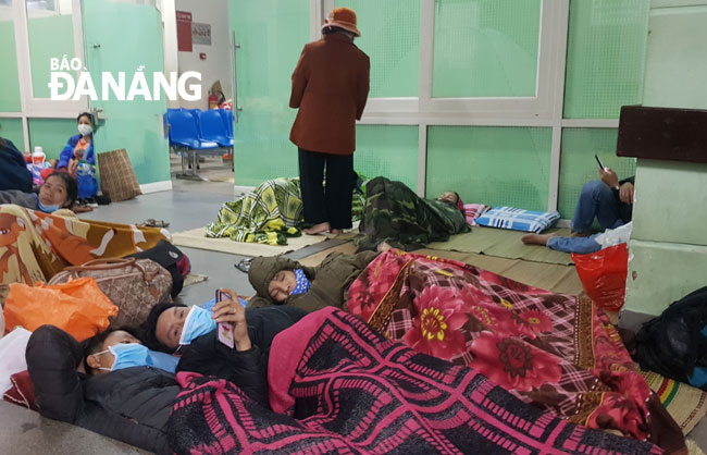 Từ ngày 29-3, hạn chế người chăm nuôi, không được vào thăm bệnh nhân đang điều trị nội trú tại Bệnh viện Đà Nẵng