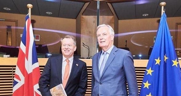 Trưởng đoàn đàm phán của EU Michel Barnier và người đồng cấp Anh David Frost. (Nguồn: Inews)