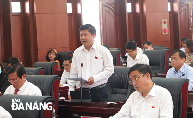 Đại biểu Lương Nguyễn Minh Triết phát biểu tại kỳ họp. Ảnh: SƠN TRUNG