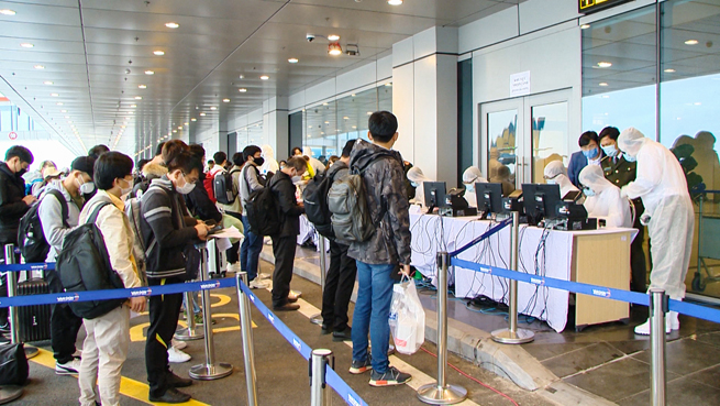 Sân bay quốc tế Vân Đồn đã tiếp nhận hơn 2.400 công dân từ các cùng dịch trở về.