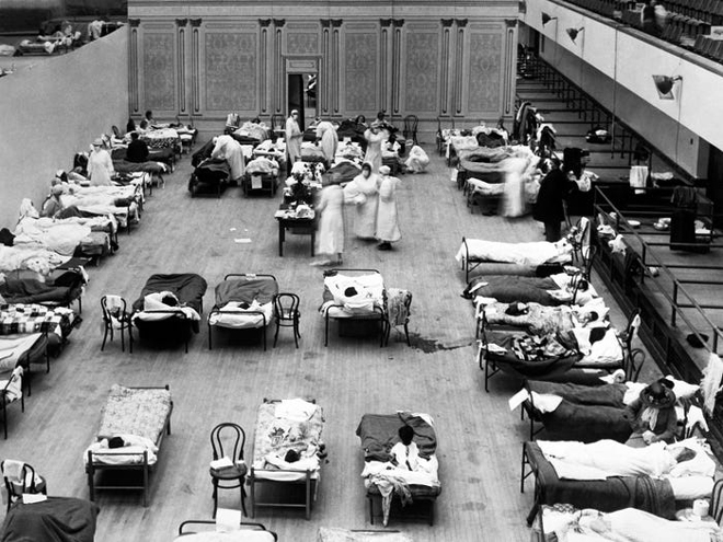 Thính phòng thành phố Oakland đã được sử dụng như một bệnh viện tạm thời, với các y tá tình nguyện từ Hội chữ thập đỏ Hoa Kỳ, trong đại dịch cúm năm 1918, tại Oakland.