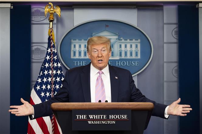 Tổng thống Mỹ Donald Trump tại cuộc họp báo về dịch COVID-19 ở Washington, DC, Mỹ, ngày 10/4/2020. Ảnh: AFP/TTXVN