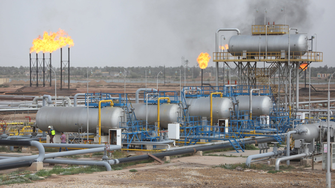 Bãi khai thác dầu mỏ Nahr Bin Umar ở Iraq. Ảnh: Reuters