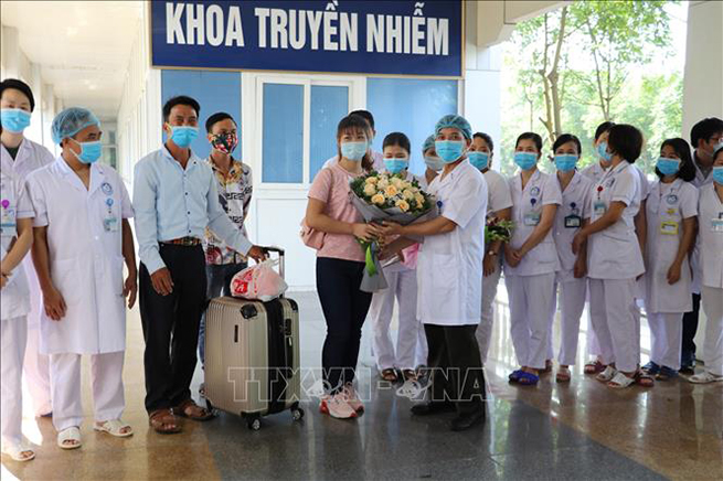 Bệnh nhân Covid-19 cuối cùng điều trị tại Bệnh viện Đa khoa tỉnh Ninh Bình được công bố khỏi bệnh