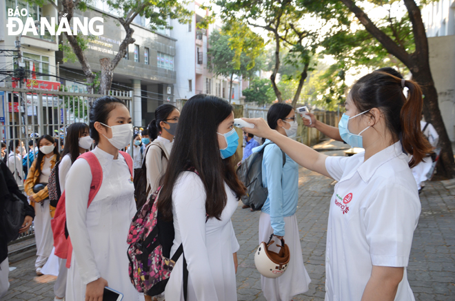 Ngày đầu học sinh, sinh viên trở lại trường: Thực hiện nghiêm công tác phòng dịch