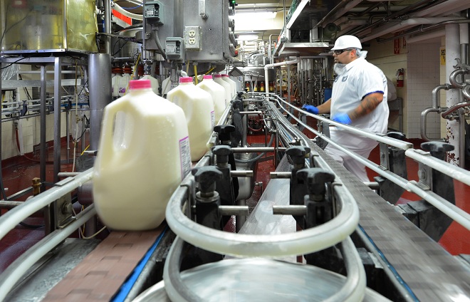 Vinamilk và nhà máy sữa tại Mỹ cùng chung tay để ủng hộ người dân gặp khó khăn trong đại dịch Covid-19