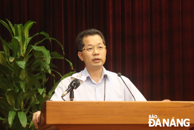 Phó Bí thư Thường trực Thành ủy Nguyễn Văn Quảng phát biểu chỉ đạo hội nghị.  			   Ảnh: NGỌC HÀ