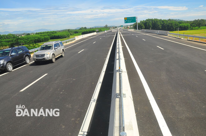 Kiểm tra thông tin ô-tô chạy ngược chiều trên cao tốc Đà Nẵng – Quảng Ngãi