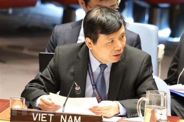 Đại sứ Việt Nam tại LHQ Đặng Đình Quý phát biểu tại phiên thảo luận. (Ảnh: Khắc Hiếu/TTXVN)