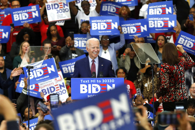Ông Joe Biden đã vượt qua mốc 1.991 phiếu đại biểu cần thiết để trở thành ứng cử viên tổng thống.  Ảnh: AP