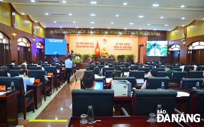 Chủ tịch HĐND thành phố Nguyễn Nho Trung phát biểu khai mạc kỳ họp thứ 15 HĐND thành phố khóa IX