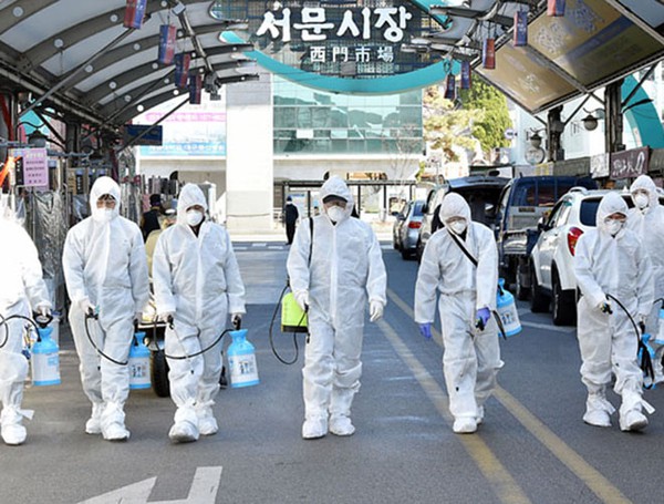 Hàn Quốc lo ngại khi số ca mắc Covid-19 tăng vọt