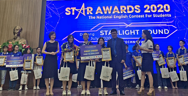 Three students from the Da Nang University of Foreign Language Studies receiving first prize at the central region and highlands final round of Star Awards 2020