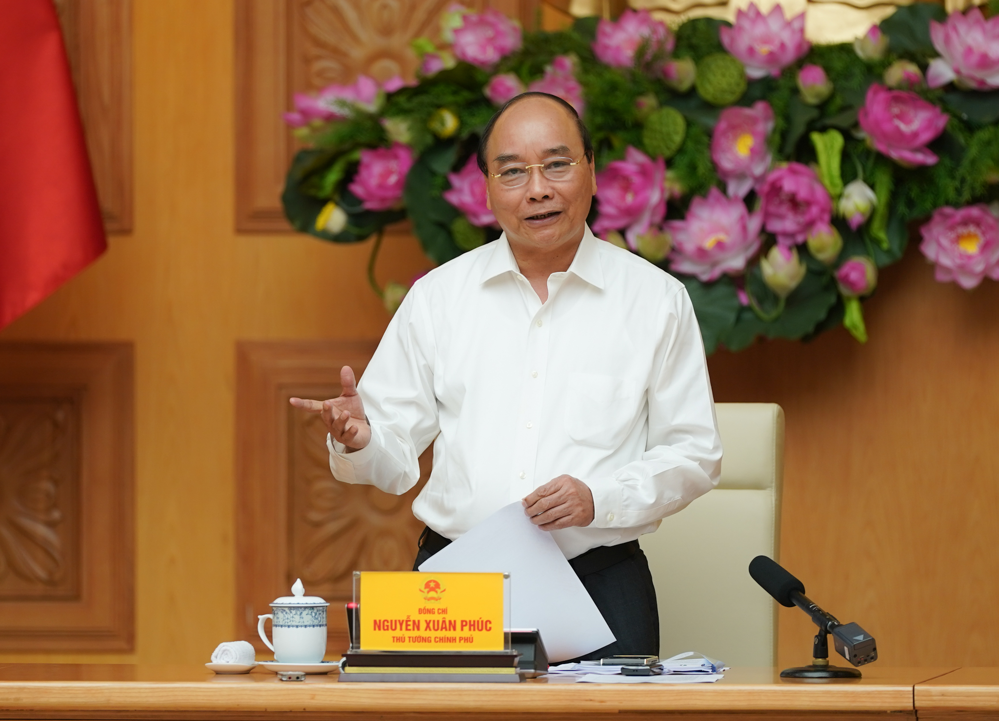 Thủ tướng Nguyễn Xuân Phúc phát biểu kết luận cuộc họp. Ảnh: VGP-Quang Hiếu