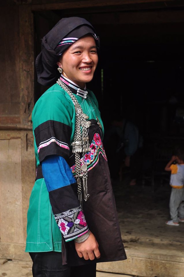  Trang phục cầu kỳ của phụ nữ dân tộc Tu Dí ở huyện Mường Khương (Lào Cai)  