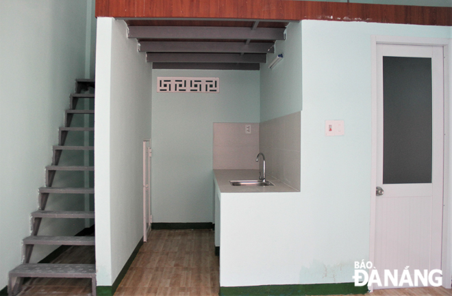 Mỗi phòng đôi rộng 34m², có bếp, nhà vệ sinh, gác lửng 15m2. 