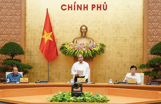 Thủ tướng Nguyễn Xuân Phúc chủ trì phiên họp Chính phủ chuyên đề xây dựng pháp luật tháng 7-2020. Ảnh: VGP/Quang Hiếu