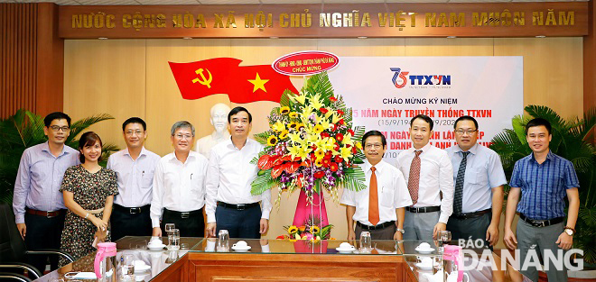 Lãnh đạo thành phố chúc mừng 75 năm Ngày truyền thống Thông tấn xã Việt Nam (15-9)
