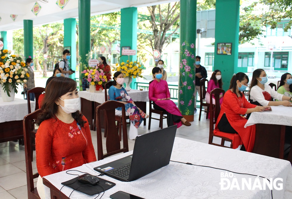Lễ khai giảng trực tuyến tại Trường tiểu học Núi Thành, quận Hải Châu. Ảnh: NGUYỄN LỄ