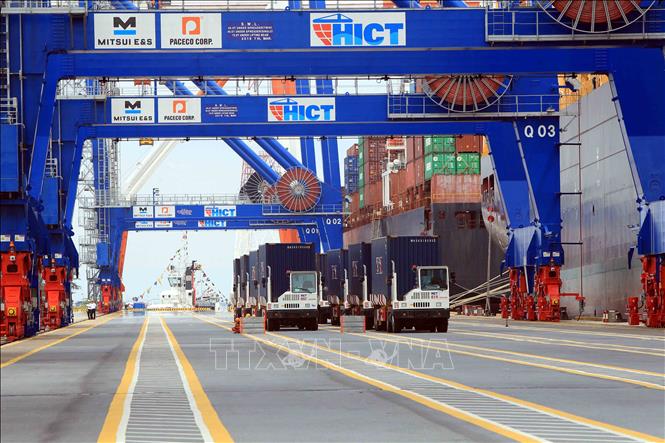 Hoạt động bốc xếp hàng nhập khẩu tại cảng biển Hải Phòng. Ảnh minh họa: An Đăng/TTXVN