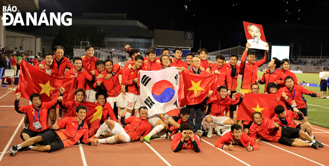 Việc bảo vệ thành công danh hiệu vô địch SEA Games mà bóng đá Việt Nam giành được năm 2019 (ảnh) sẽ là thách thức rất lớn cho HLV Park Hang-seo và các học trò. Ảnh: ĐỨC CƯỜNG	
