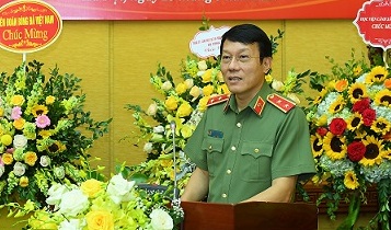 Trung tướng Lương Tam Quang phát biểu tại buổi lễ.