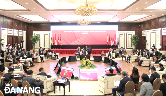 Đà Nẵng được nhiều tổ chức quốc tế tin tưởng lựa chọn làm địa điểm diễn ra các sự kiện quan trọng.  Trong ảnh: Quang cảnh hội nghị chuẩn bị cho Hội nghị Cấp cao ASEAN 36 diễn ra hồi tháng 3-2020. Ảnh: LAM PHƯƠNG