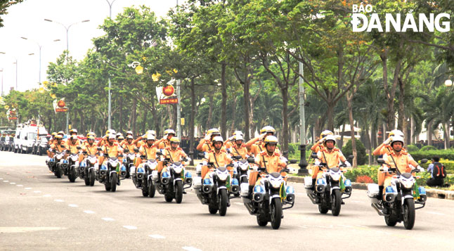 Lực lượng Cảnh sát Giao thông Công an thành phố Đà Nẵng triển khai các phương án bảo đảm trật tự an toàn giao thông. Ảnh: P.V