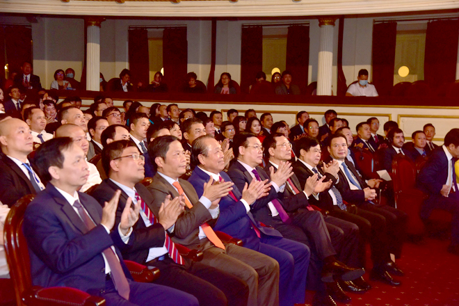 Các đại biểu dự lễ công bố sản phẩm đạt chuẩn Thương hiệu quốc gia Việt Nam lần thứ 7 năm 2020. Ảnh: VGP/Lê Sơn
